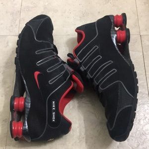 NIKE SHOX SHOES 👞